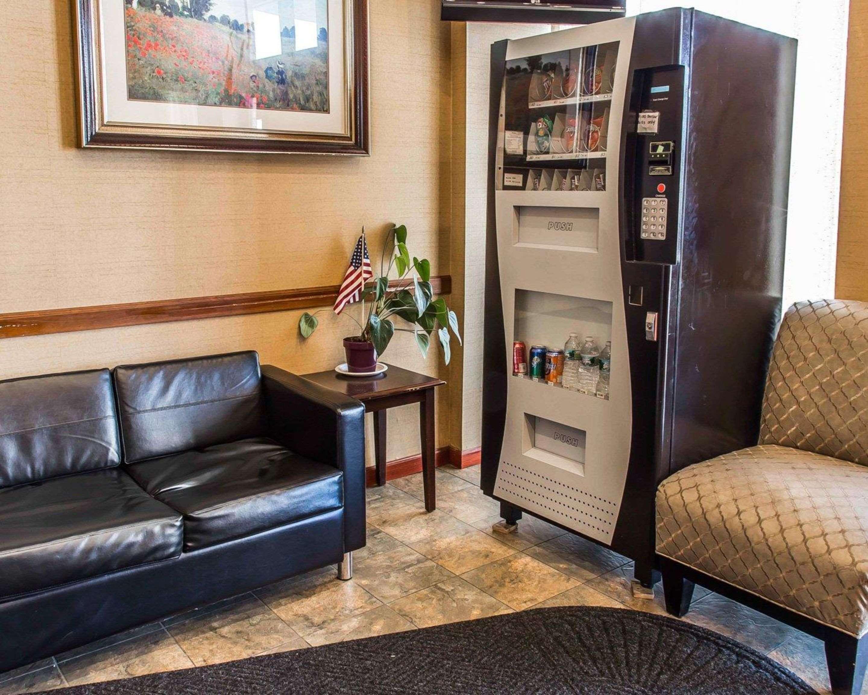 Avion Near Lga Airport, Ascend Collection Nova York