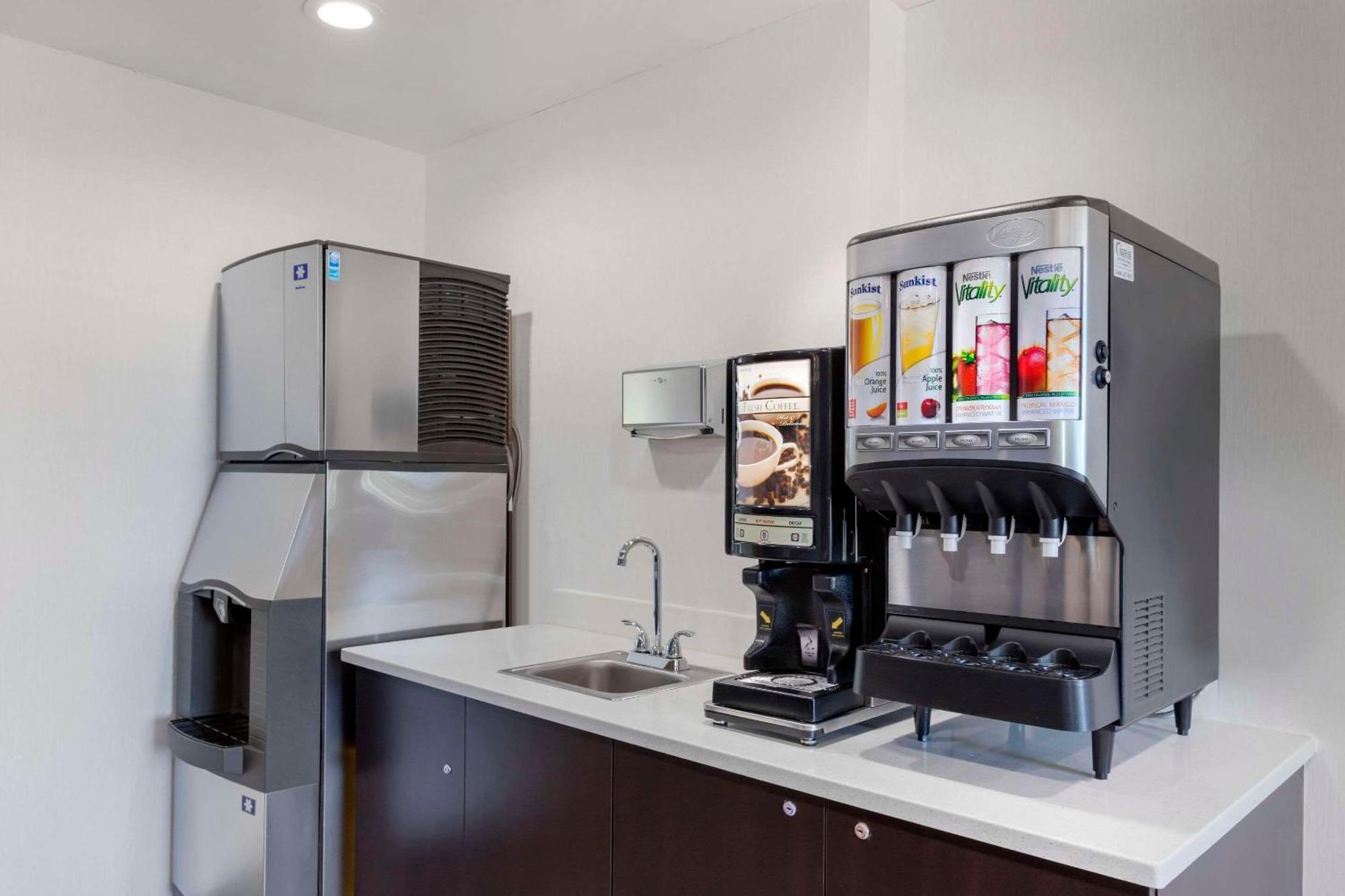 Avion Near Lga Airport, Ascend Collection Hotel Nova York