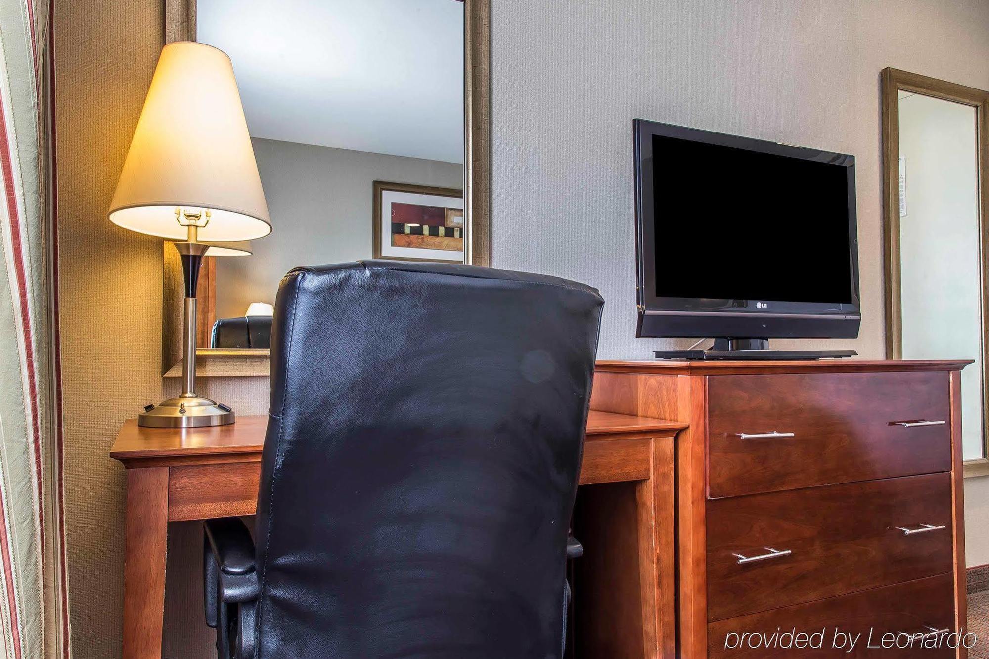 Avion Near Lga Airport, Ascend Collection Hotel Nova York